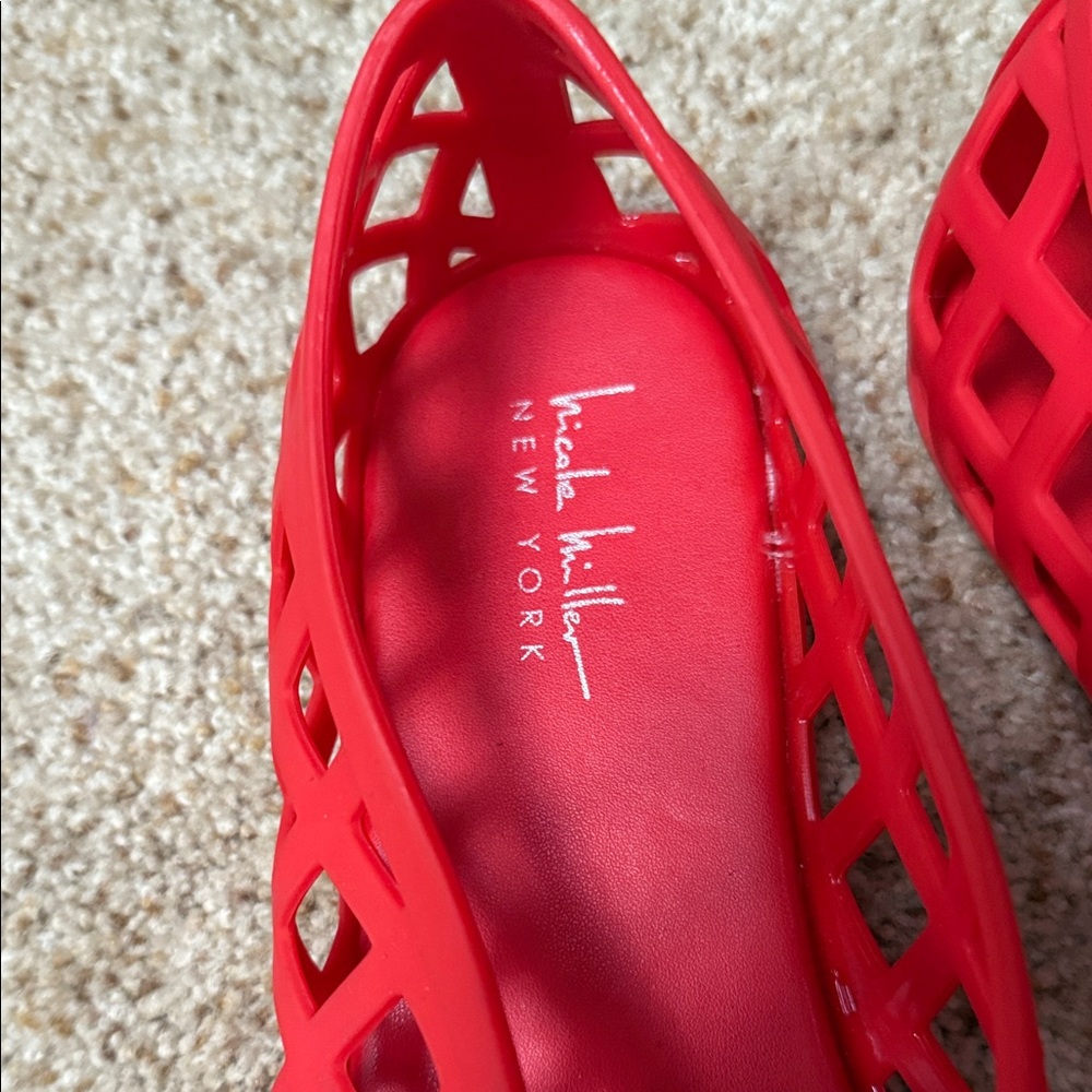 Red Women Shoes - Picture 2 of 6